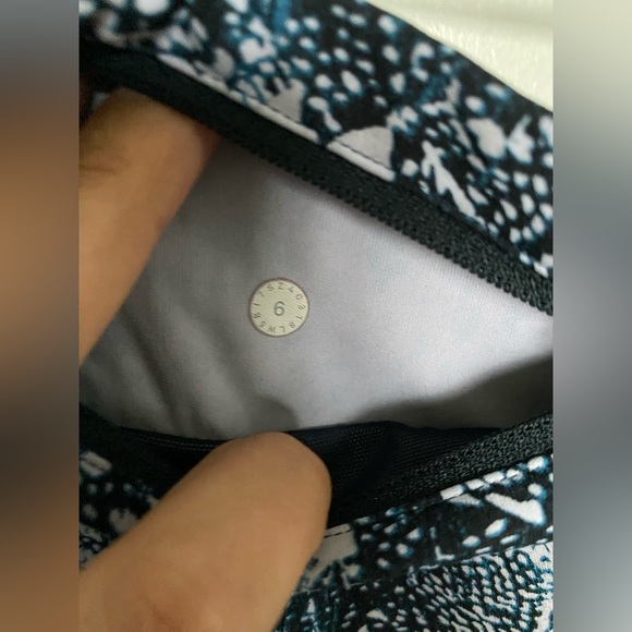 Lululemon sped up leggings size 6 - Picture 5 of 5